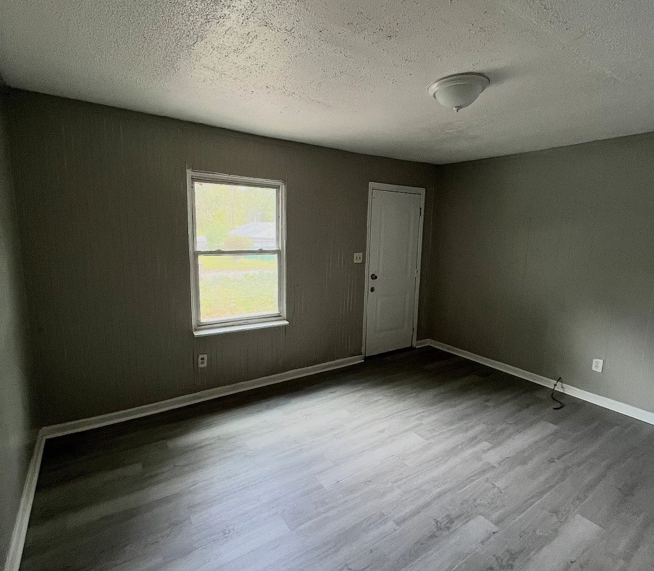 2 bed, 850 sqft, $1,100 — Photo 2