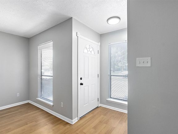 5th image of 716 San Benito Dr