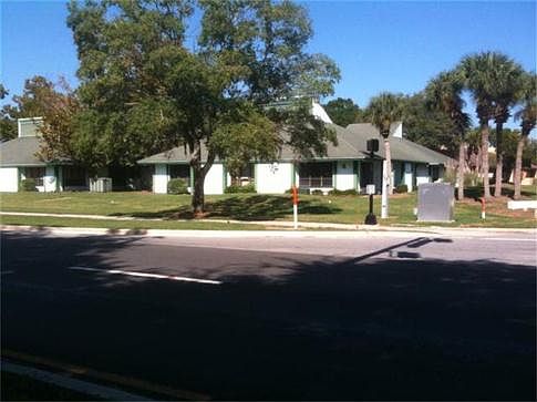 2nd image of 4 Office Park Dr