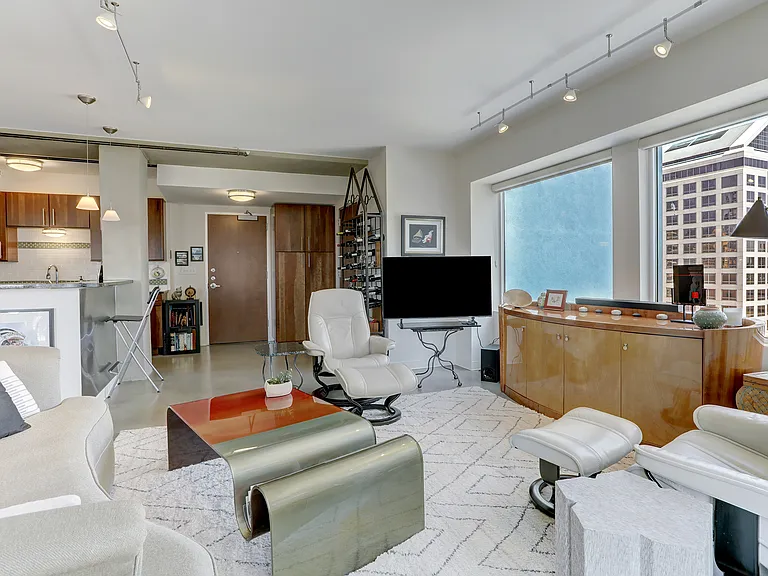 800 Brazos St #1107 — Photo 23