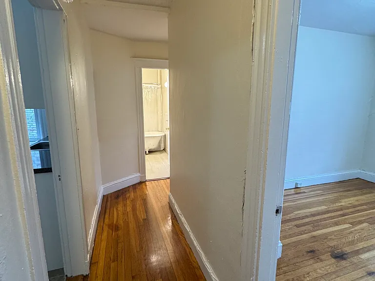 5 Barrows St #4B — Photo 3