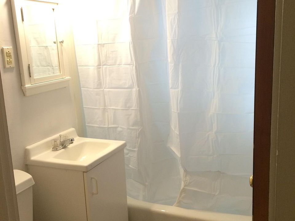 2nd image of 16 Cross St