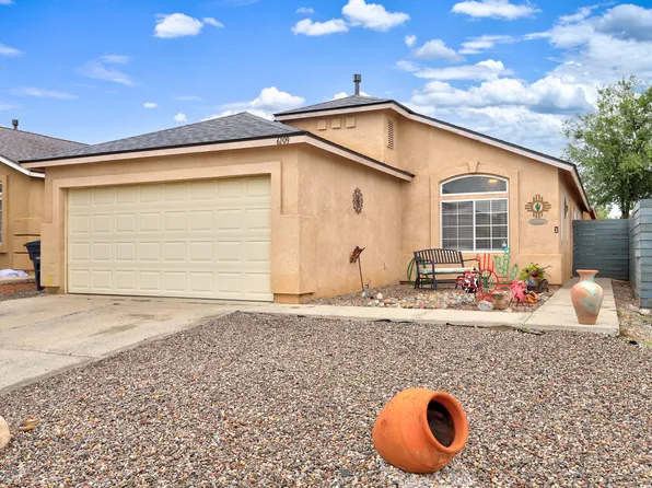 6109 Cyonus Ave NW, Albuquerque, NM 87114