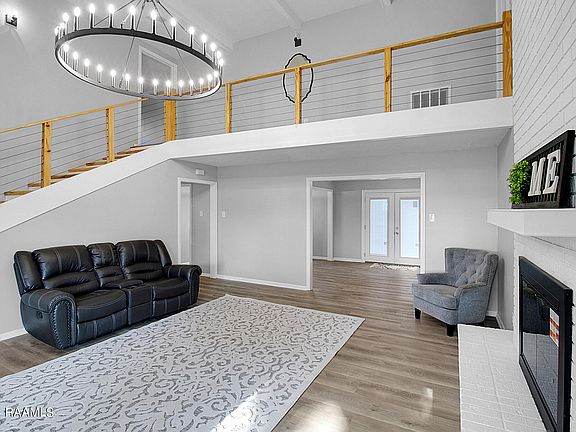3rd image of 113 Orgeron Dr