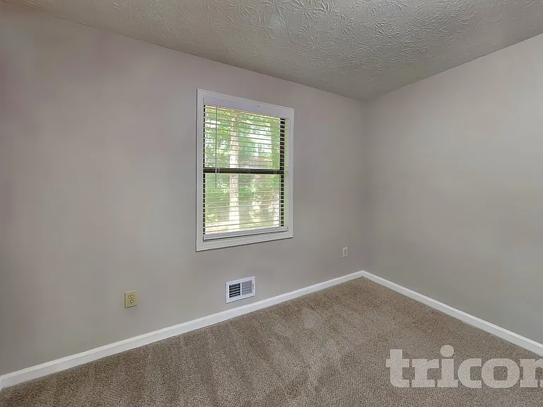 4251 Cary Dr — Photo 11