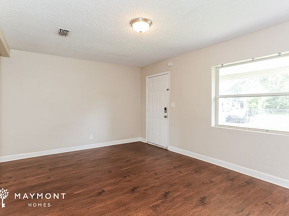 3rd image of 5063 Columbus Ave
