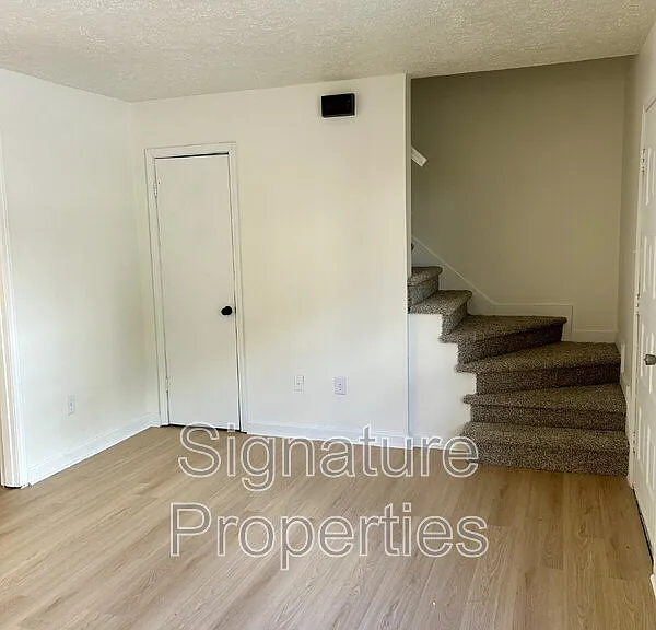 1055 Rives Rd #18 — Photo 5