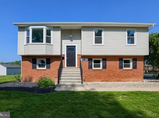 5 Charles St, Marietta, PA 17547