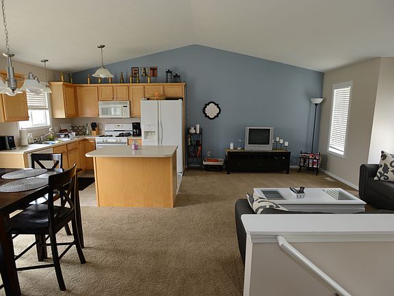 3rd image of 2924 Woodglen St NW