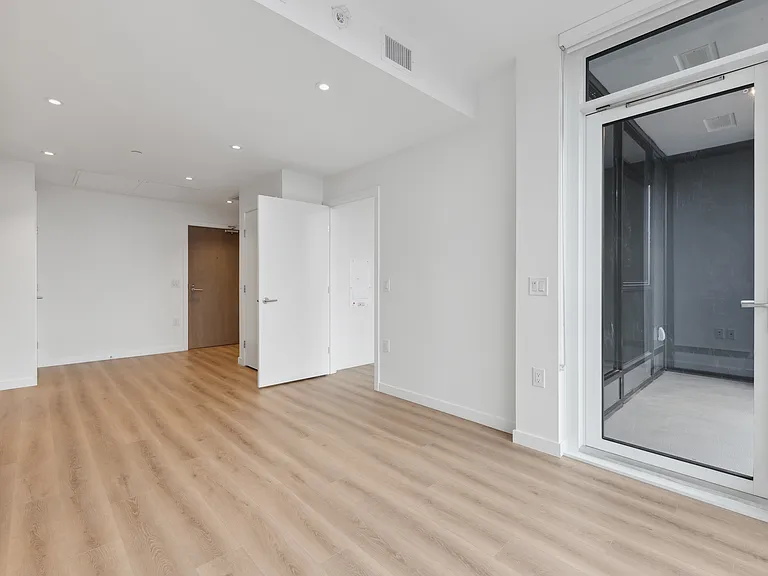 150 Braid St — Photo 35