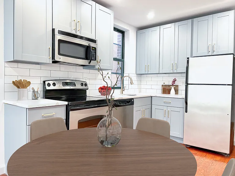 573 Vanderbilt Ave #3A — Photo 4