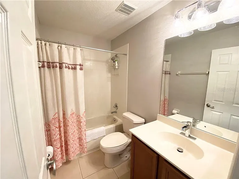 1751 Retreat View Cir — Photo 13