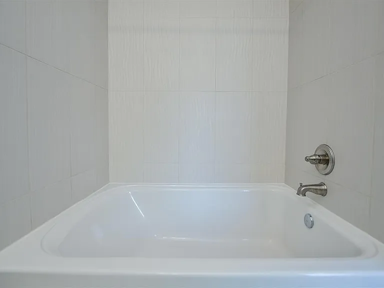 2219 Gable Hollow Ln — Photo 38
