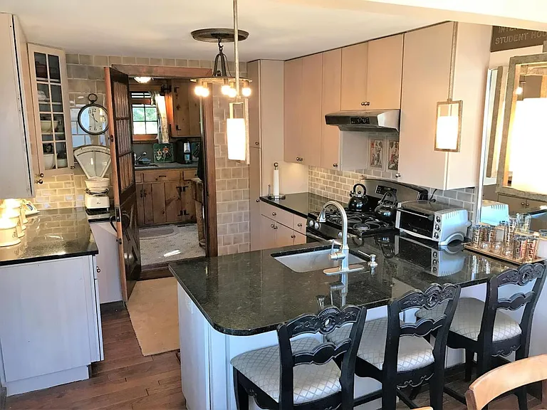 10 Juniper Ln — Photo 21