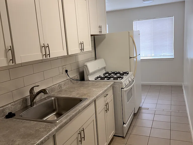 2207 Bonar St #D — Photo 5