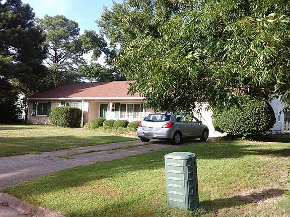 2nd image of 104 Chancellor Dr