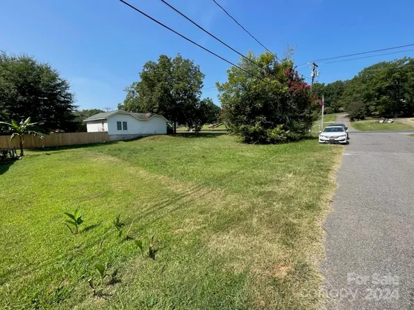 304 N 14th St, Bessemer City, NC 28016