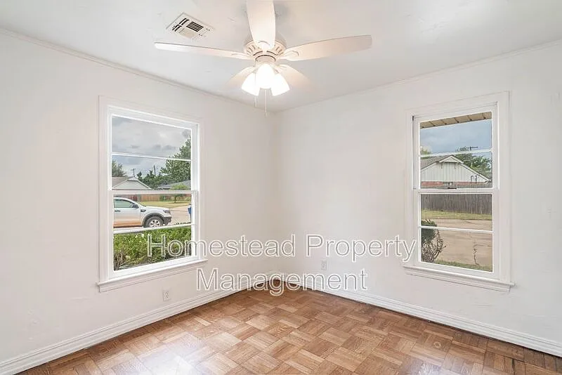 3 bed, 2.0 bath, 1855 sqft, $1,650 — Photo 4