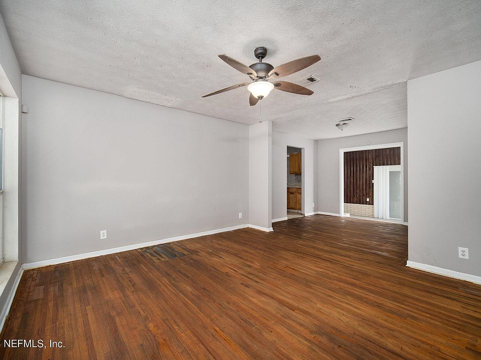 1st image of 2732 Sunny Acres Dr N