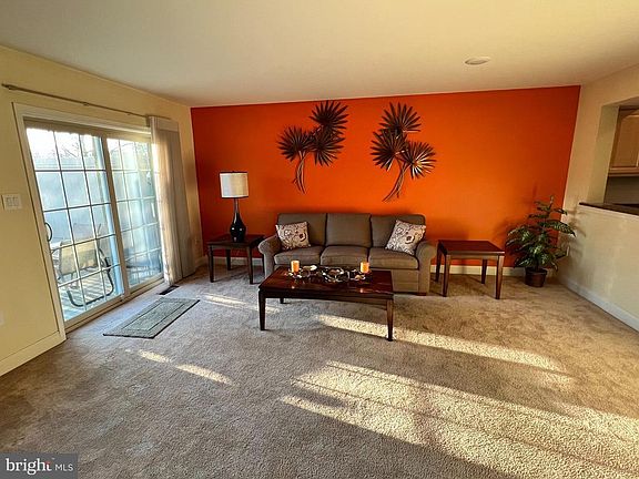 4th image of 1208 Cobblestone Ln