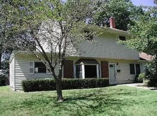 1 Fenwood Rd, Huntington Station, NY 11746