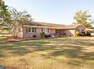 6737 Hacklebarney Rd, Blackshear, GA 31516