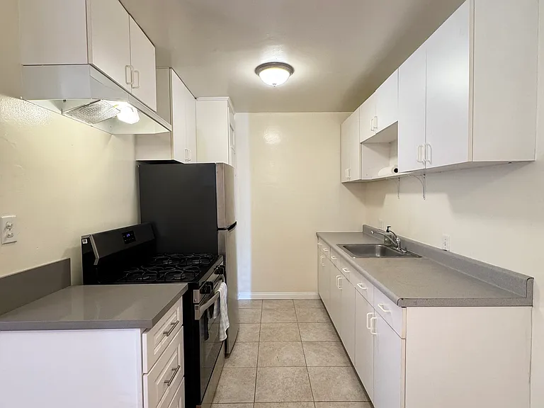 205 W Elk Ave #C — Photo 5