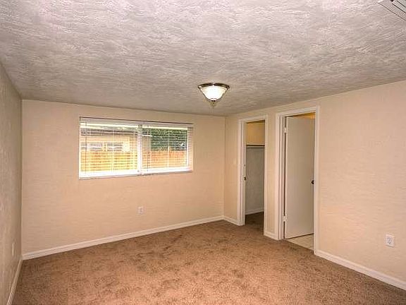 2nd image of 2909 Cambridge Dr
