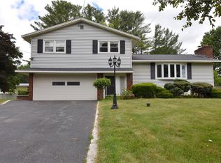 204 Colony Park Dr, Liverpool, NY 13088