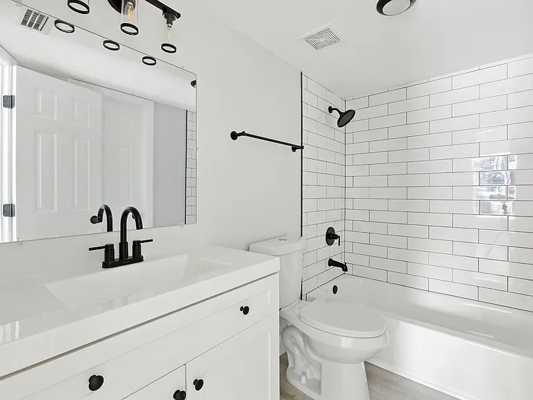 408 S Tampania Ave — Photo 27