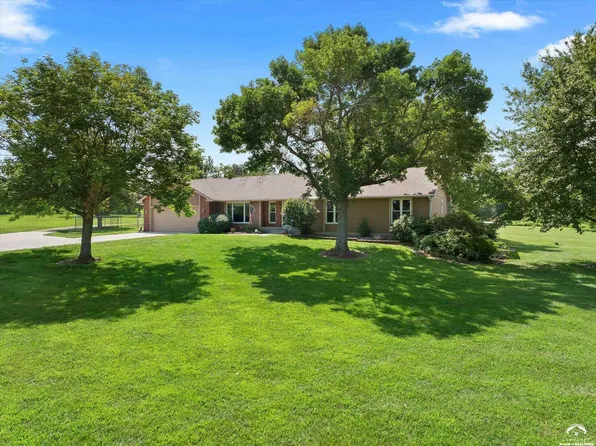 3735 SE 53rd St, Berryton, KS 66409