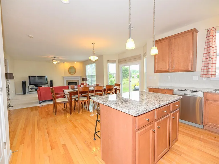 4222 Lighthouse Ln — Photo 4