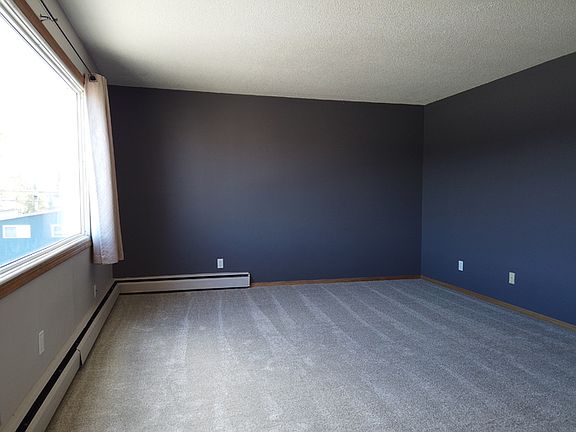 3rd image of 10129 104th Ave
