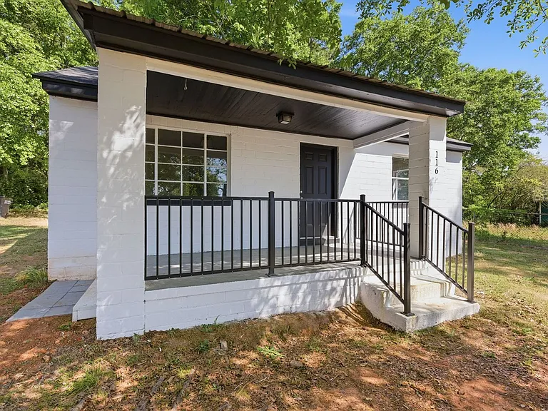 116 Chester Ave — Photo 15