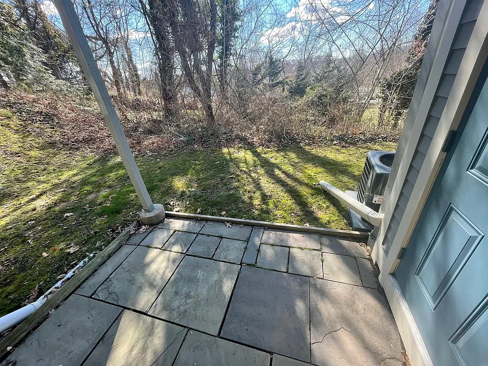 10 Manorwood Dr