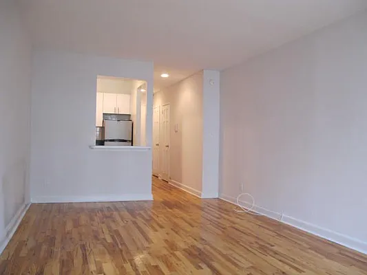 Rented by Metropolis Real Estate of Manhattan | media 33