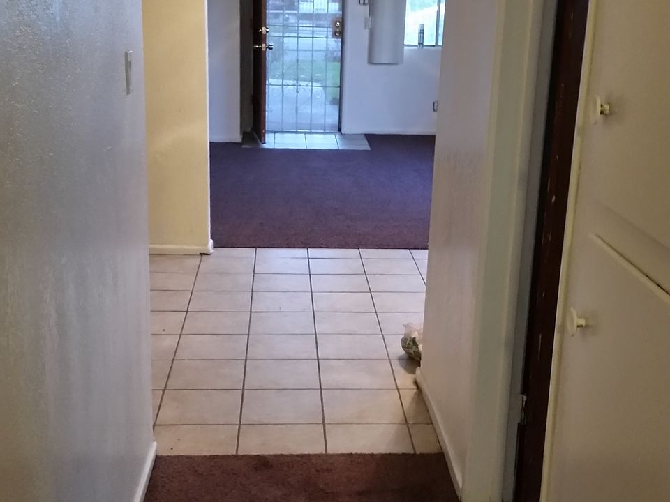 2nd image of 2410 E Hatchway St