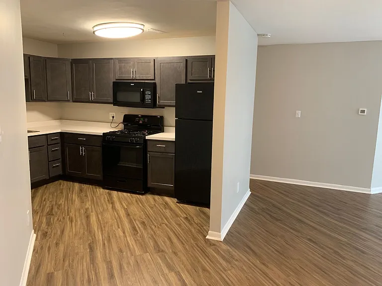 Garden Pointe Apartments — Photo 47