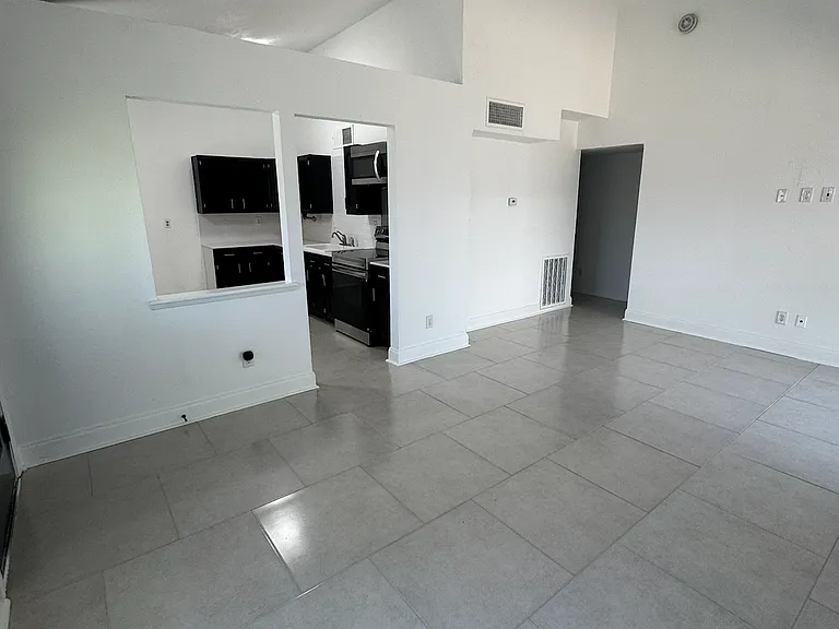 6012 Turner St — Photo 4