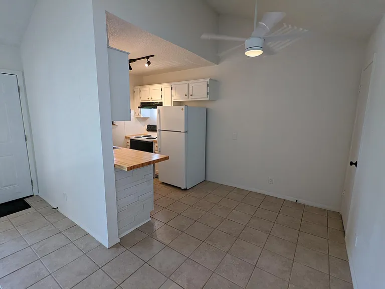 4307 S 1st St #202 — Photo 5