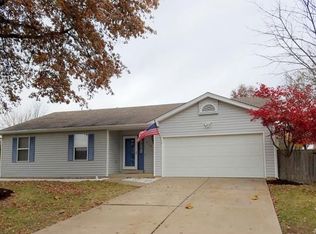 910 W Woolwick Ct, Saint Charles, MO