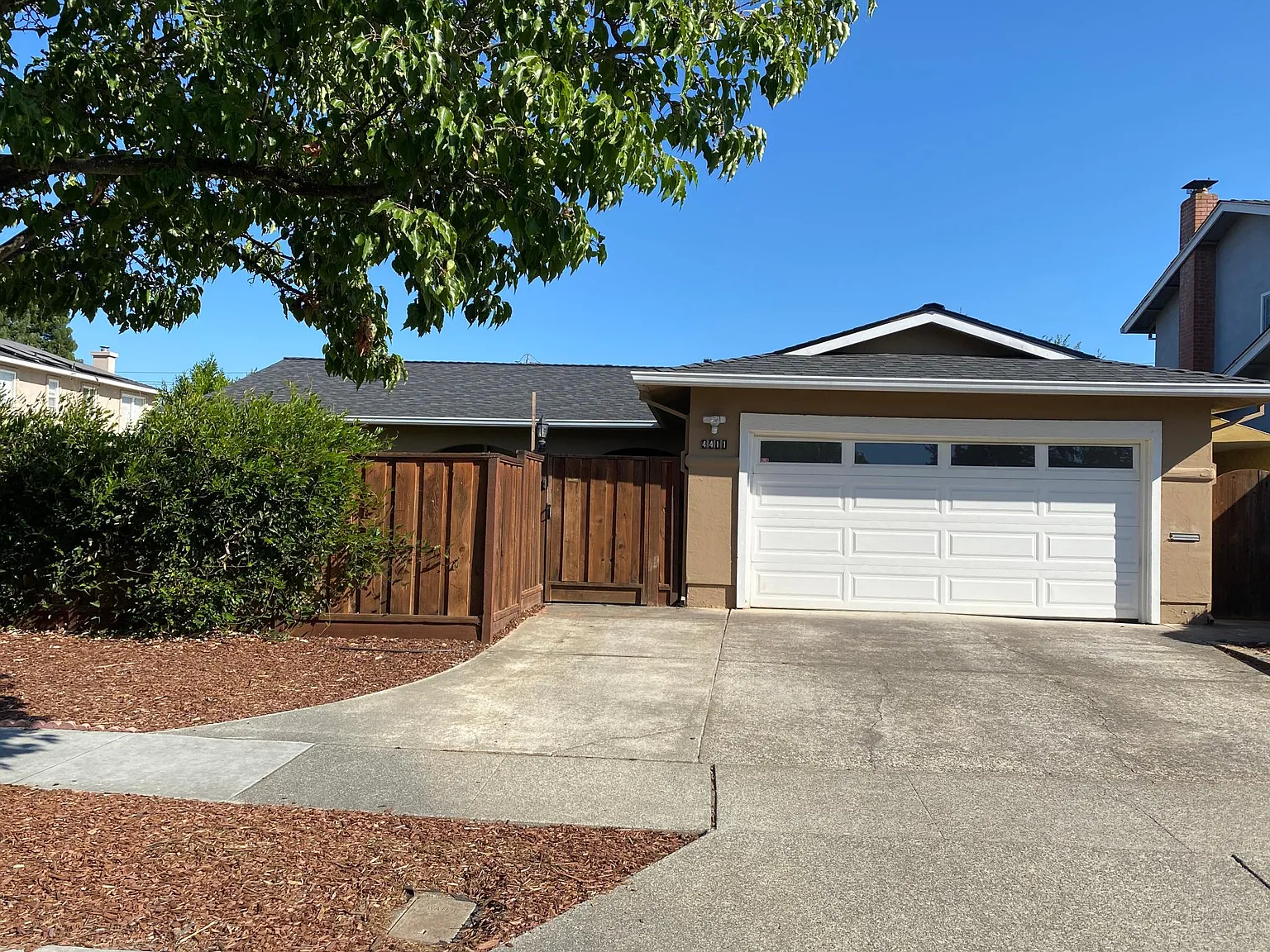 4411 Tanglewood Way photo 1