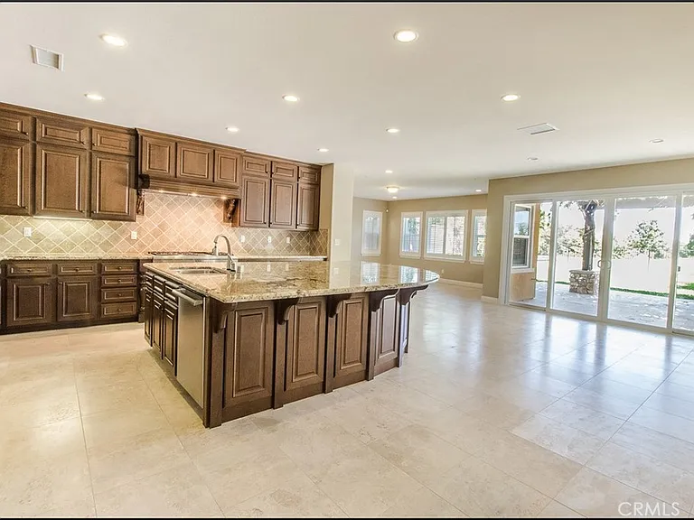 47 Santa Barbara Dr — Photo 6
