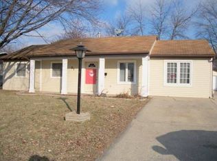 31 Surrey Rd, Montgomery, IL 60538