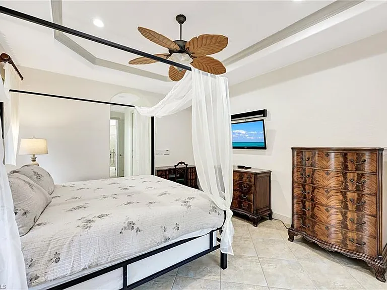 7655 Martino Cir — Photo 15