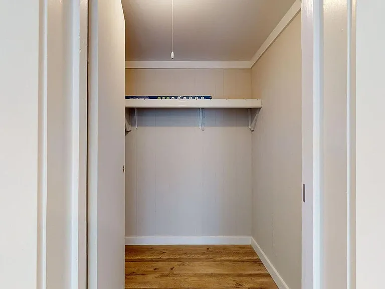 308 Queens Rd — Photo 27