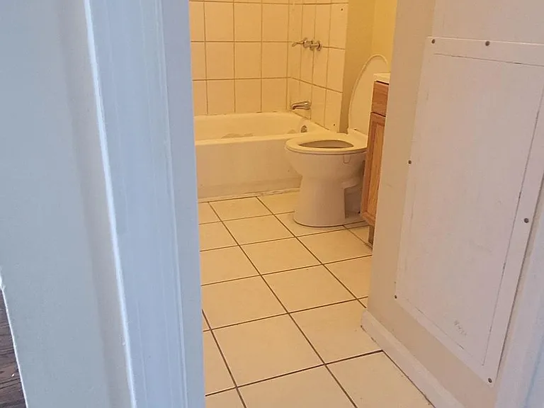 1124 S Central Park Ave #2 — Photo 5