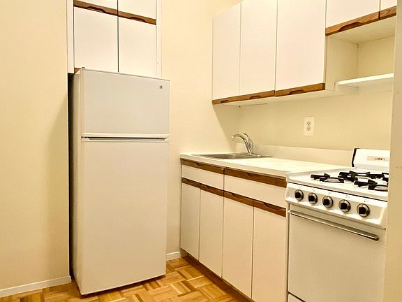 2nd image of 503 E 78th St Floor 3