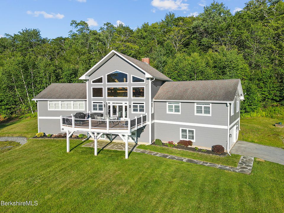 1st image of 525 Andrea Dr