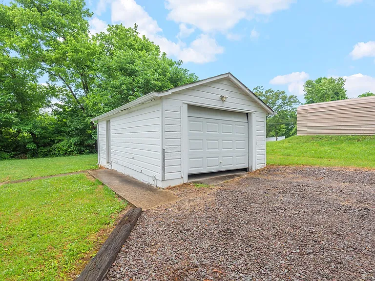 1709 Forrester Rd — Photo 24
